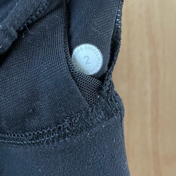 lululemon Flow Y Bra, size 2 in black - Picture 2 of 3